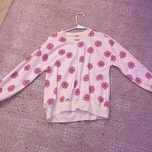 Old Navy Other - Whitish crème sweater w pink flowers